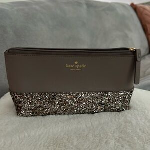 Kate spade like new leather cosmetics bag